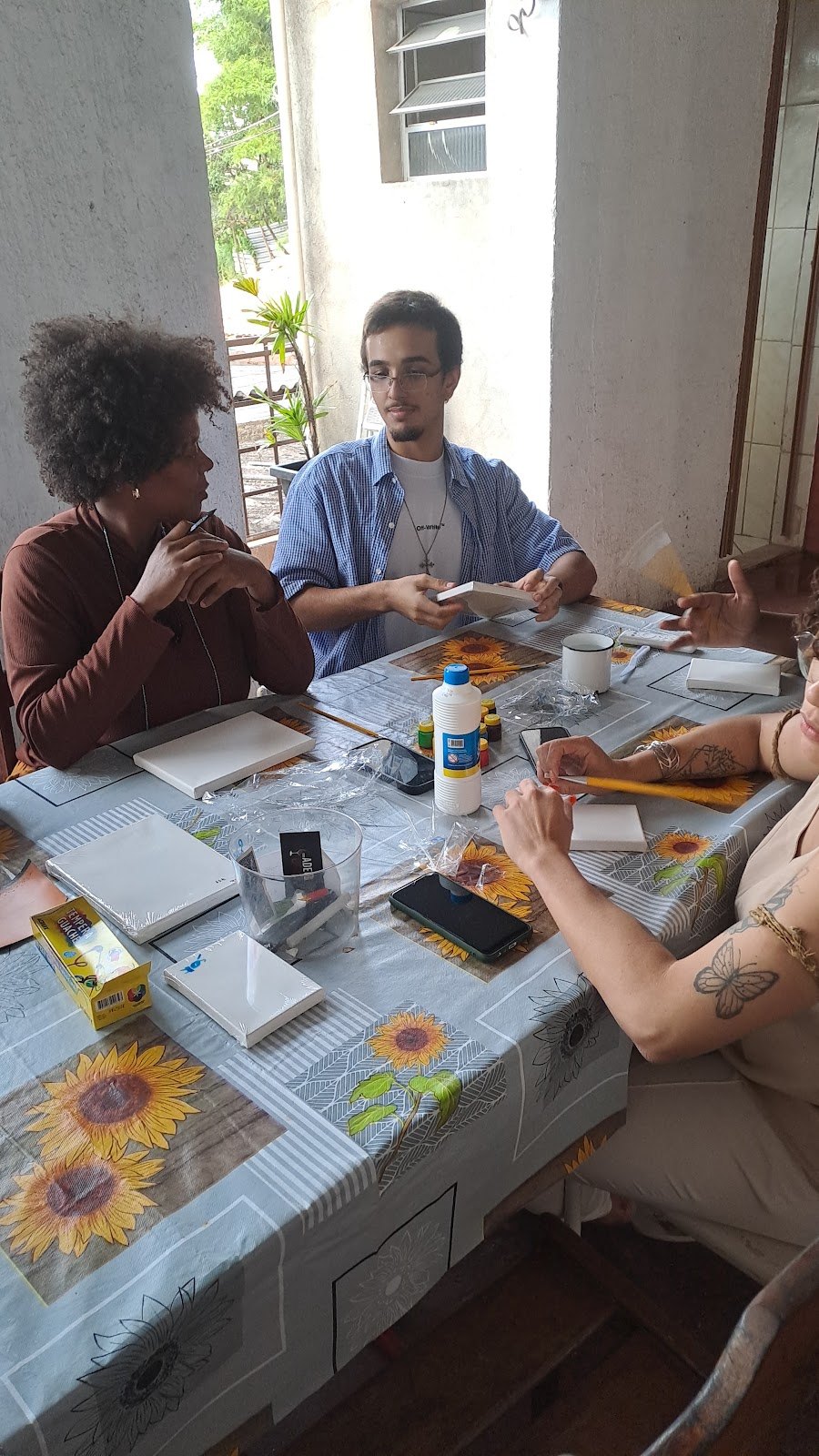 OFICINA DE ARTES VISUAIS E ARTESANATO