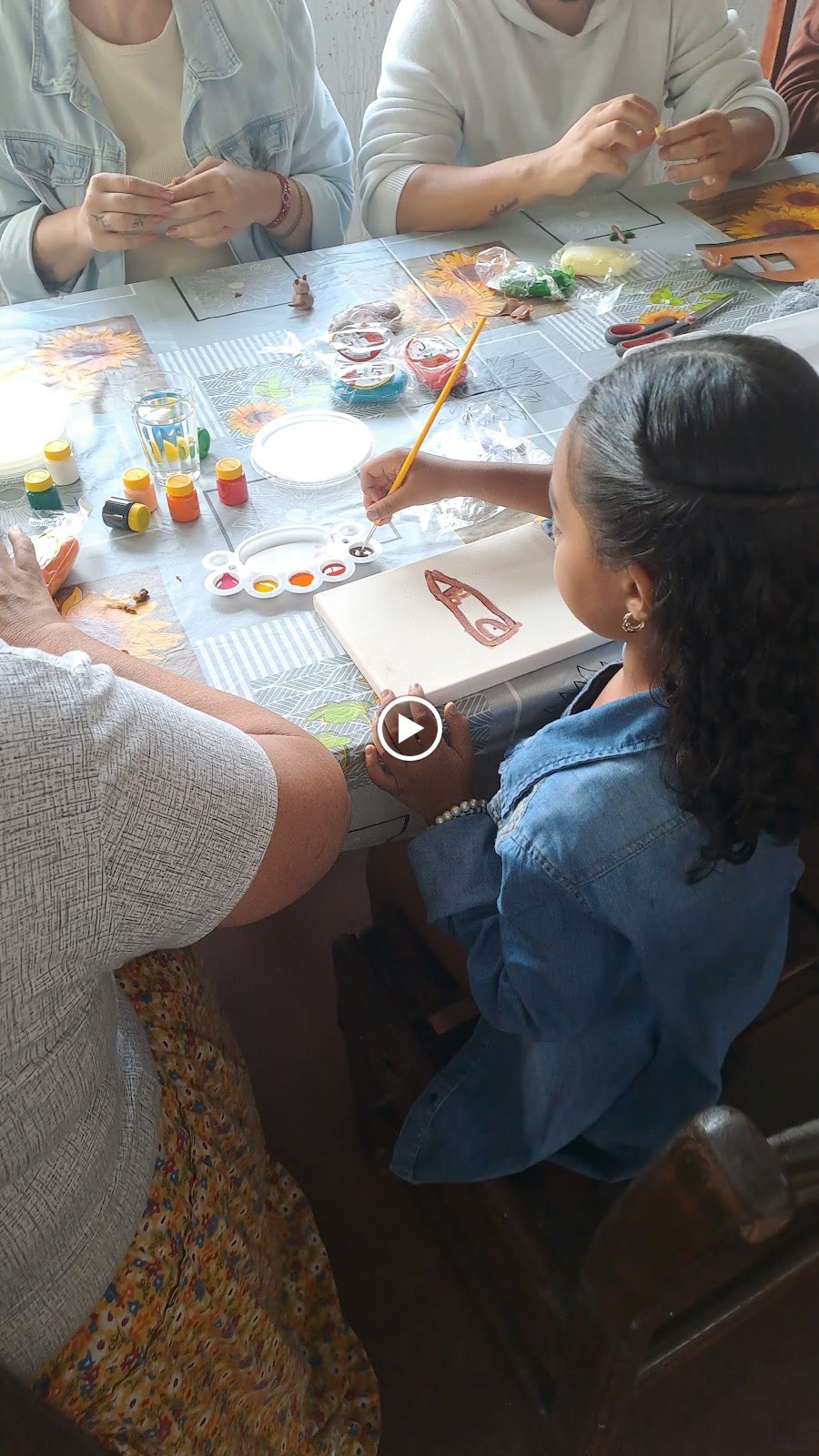 OFICINA DE ARTES VISUAIS E ARTESANATO