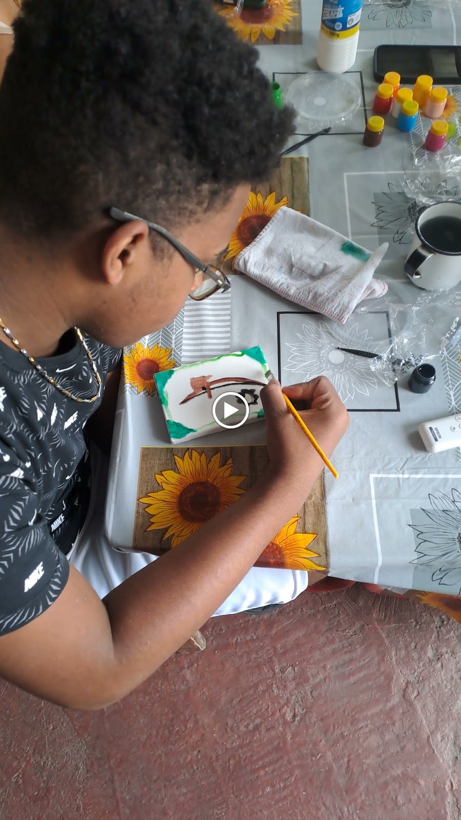 OFICINA DE ARTES VISUAIS E ARTESANATO
