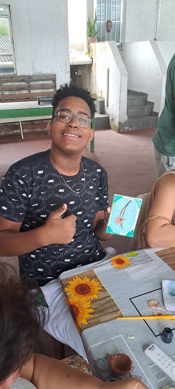 OFICINA DE ARTES VISUAIS E ARTESANATO