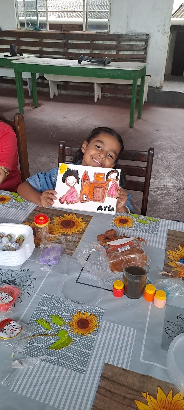 OFICINA DE ARTES VISUAIS E ARTESANATO